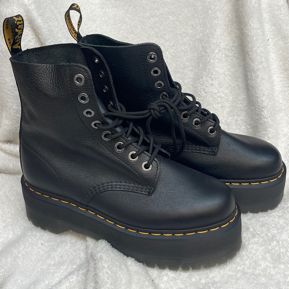 1460 pascal max leather platform nwot